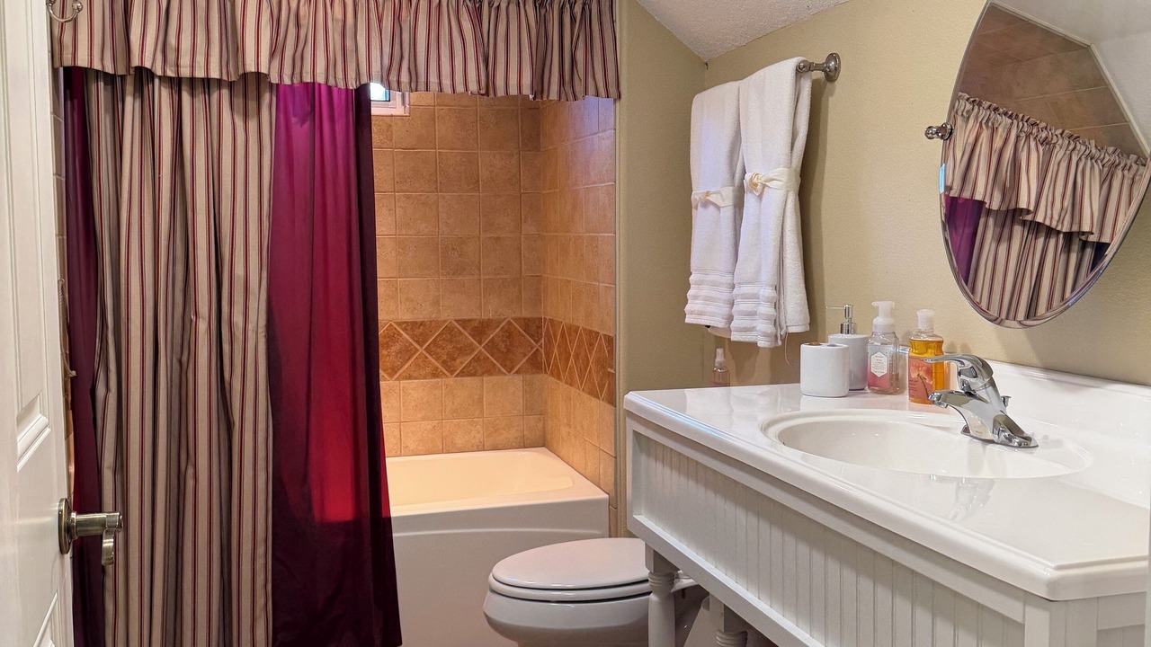 Photo of Bathroom in Lake Tansi