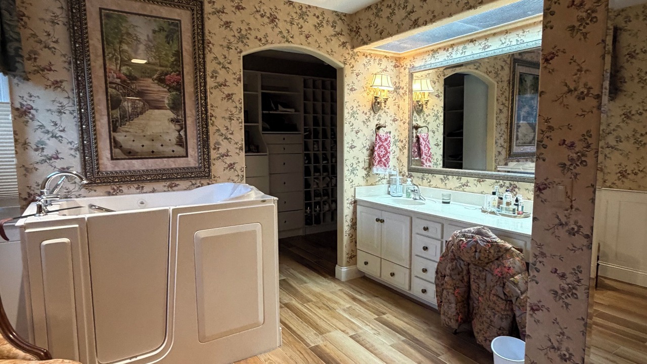 Photo of Bathroom in Lake Tansi