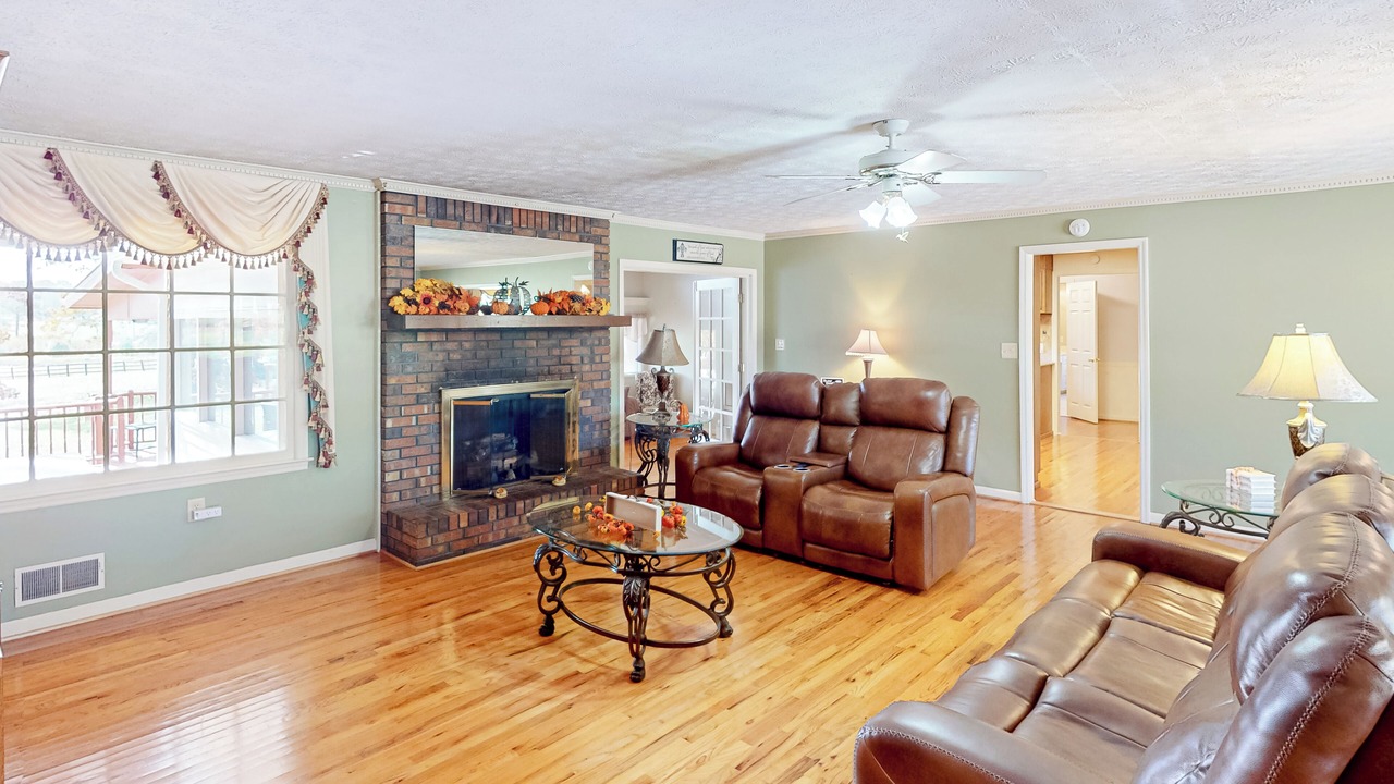 Photo of Livingroom in Orchard Hill