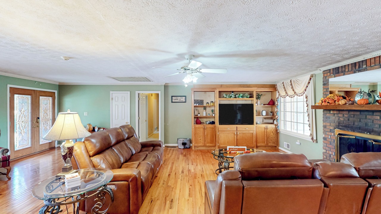 Photo of Livingroom in Orchard Hill