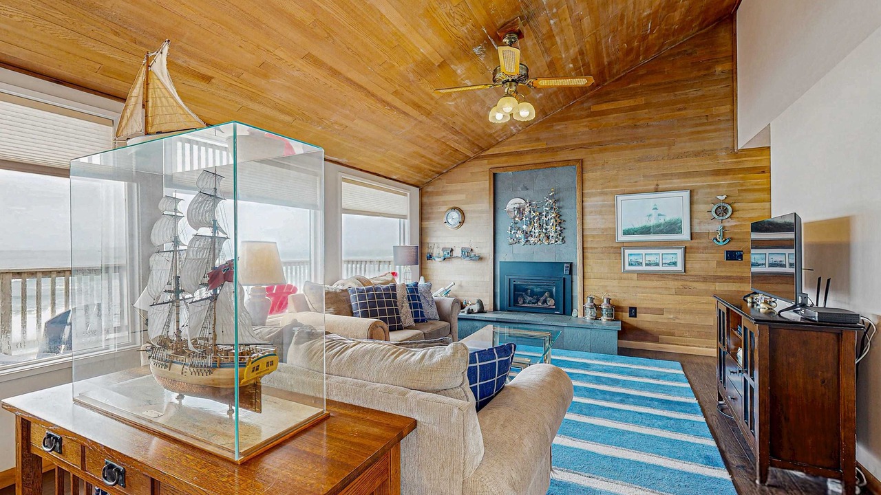 Photo of Livingroom in Gleneden Beach