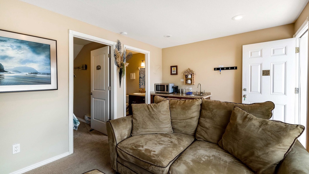 Photo of Livingroom in Depoe Bay