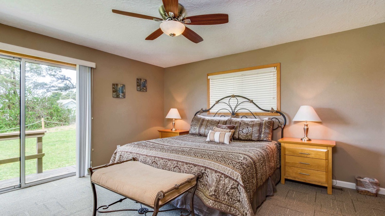 Photo of Bedroom in Roads End