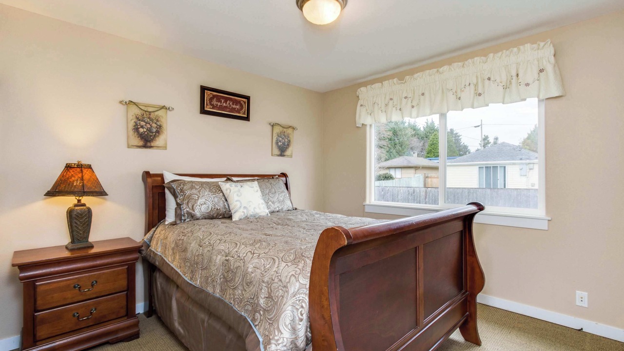 Photo of Bedroom in Roads End
