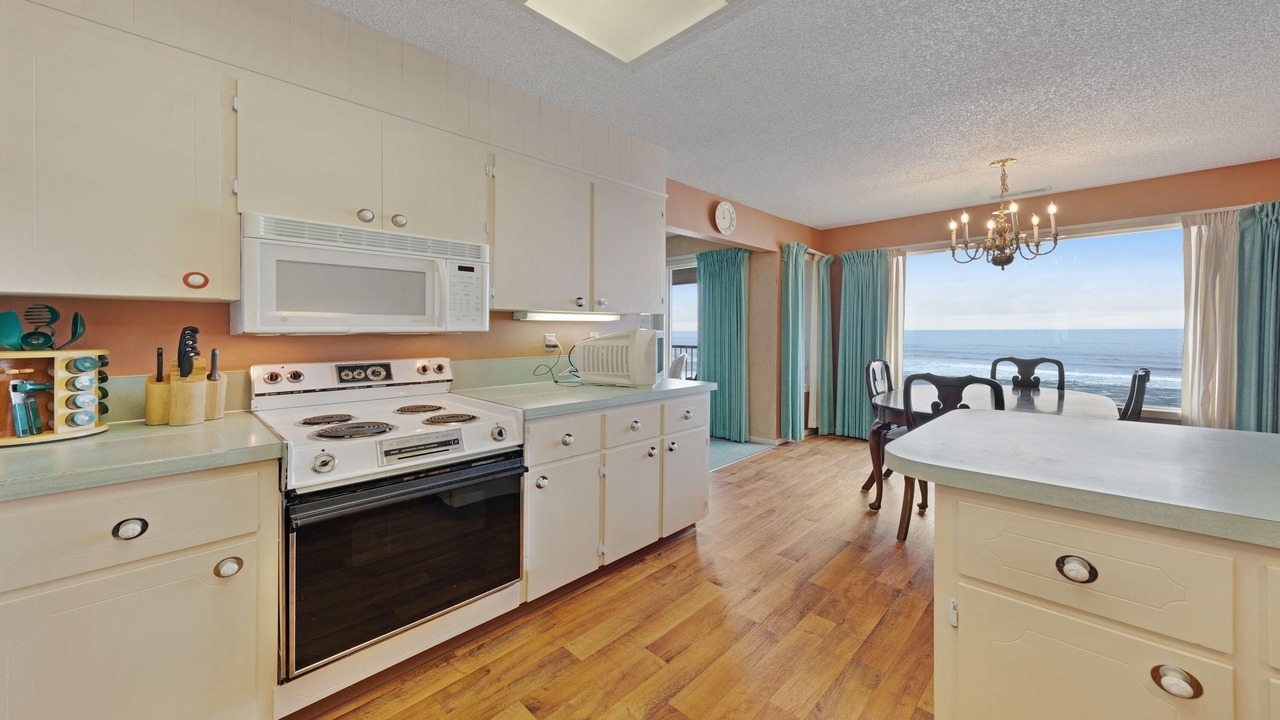 Photo of Kitchen in Gleneden Beach