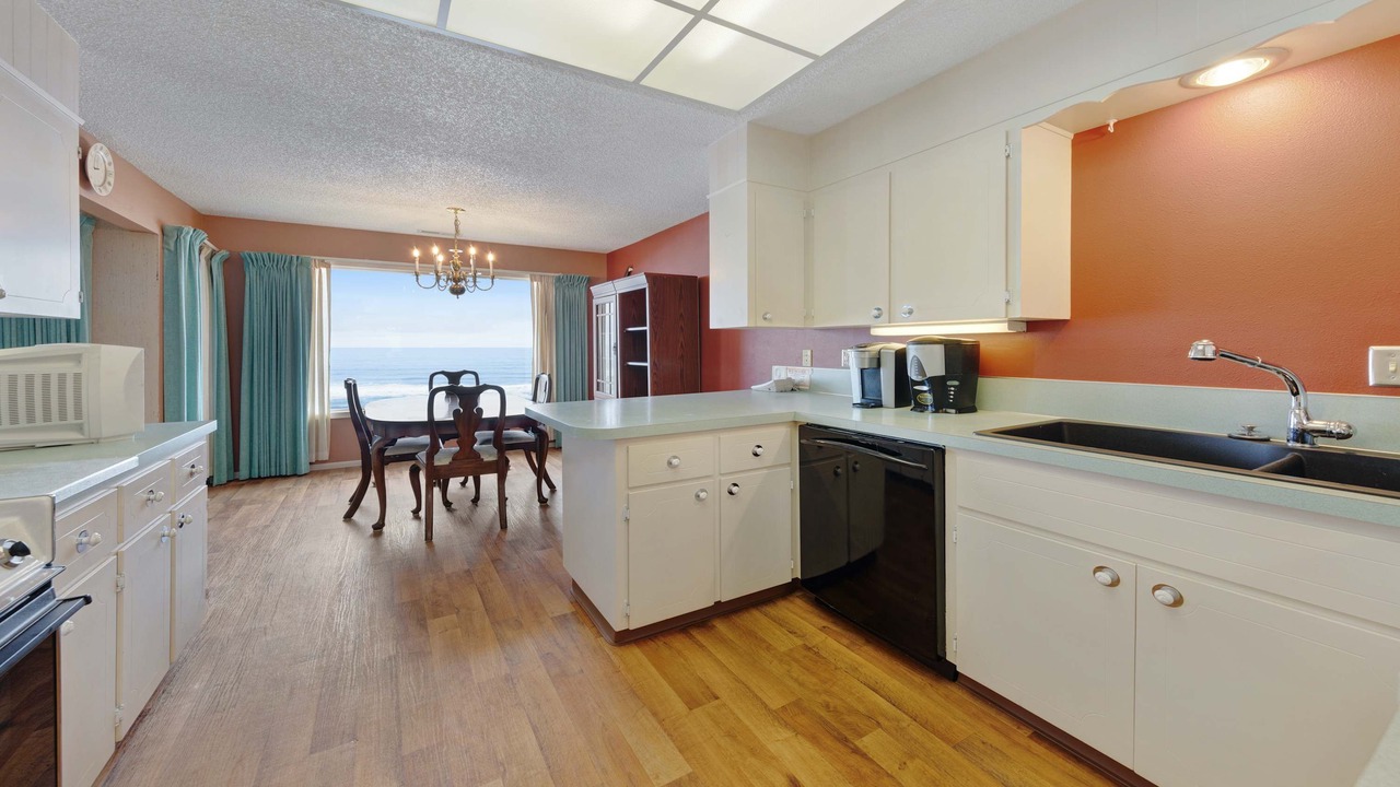 Photo of Kitchen in Gleneden Beach