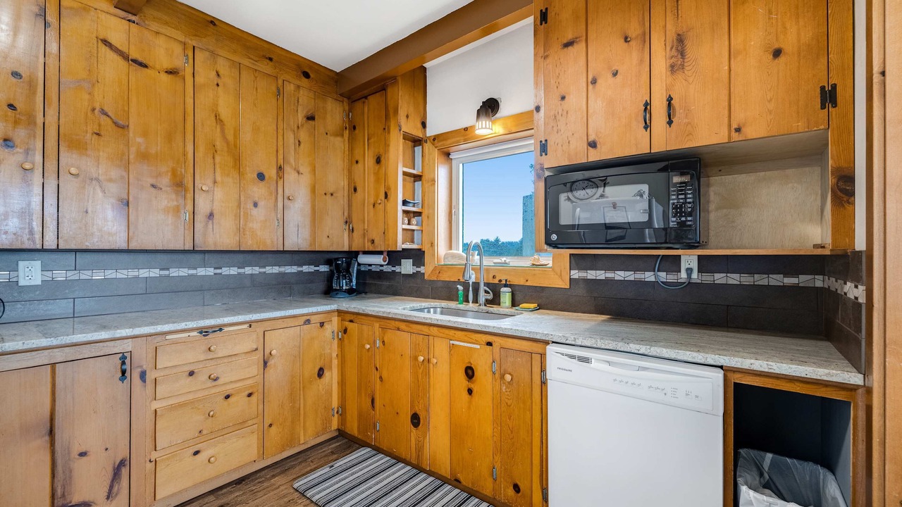 Photo of Kitchen in Gleneden Beach