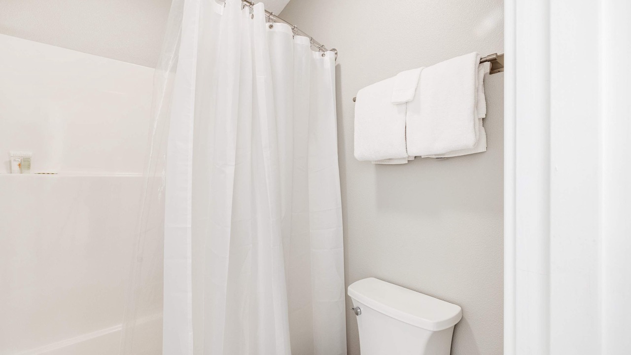 Photo of Bathroom in Gleneden Beach