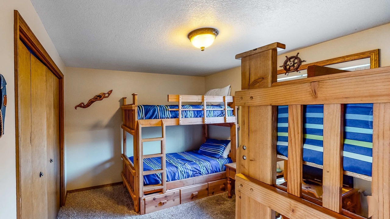 Photo of Bedroom in Gleneden Beach
