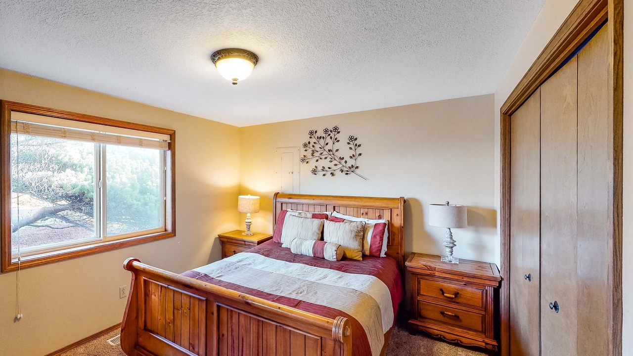 Photo of Bedroom in Gleneden Beach