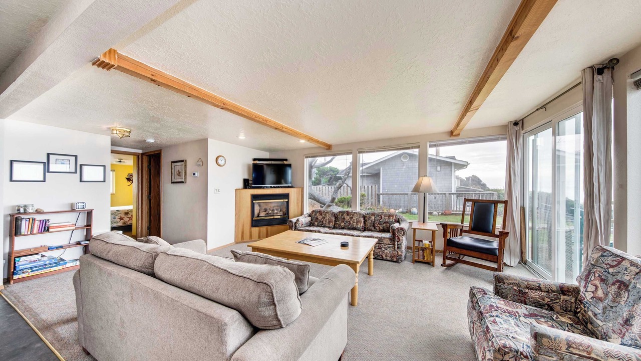 Photo of Livingroom in Gleneden Beach