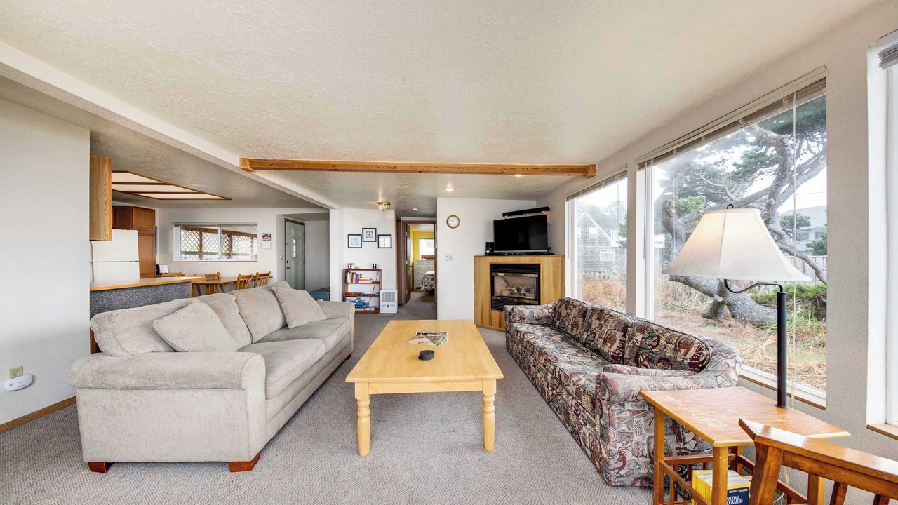 Photo of Livingroom in Gleneden Beach