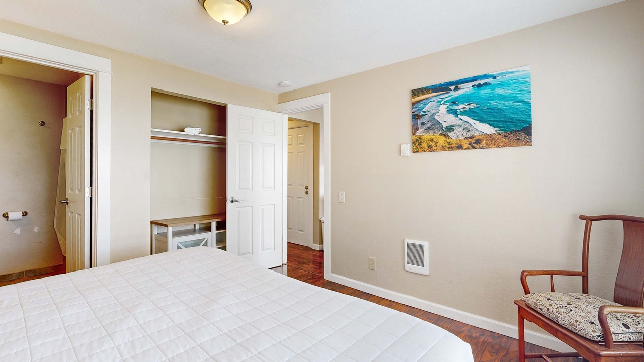 Photo of Bedroom in Lincoln City