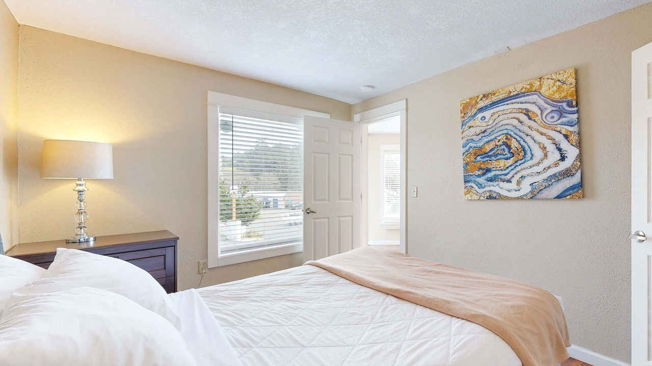 Photo of Bedroom in Lincoln City
