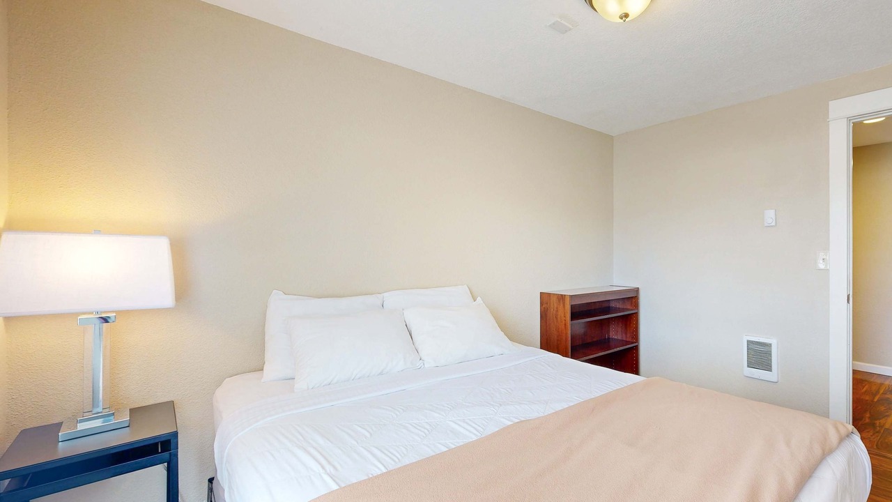 Photo of Bedroom in Lincoln City