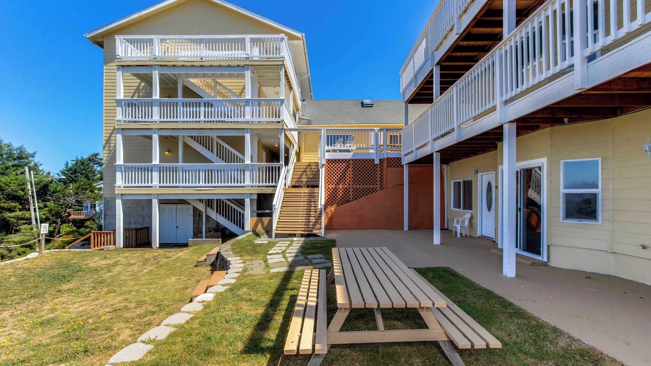 Photo of Patio Balcony in Lincoln City