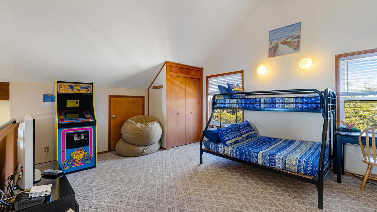 Photo of Bedroom in Kiwanda Shores