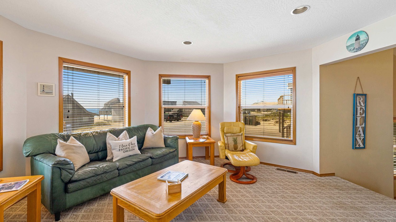 Photo of Livingroom in Kiwanda Shores