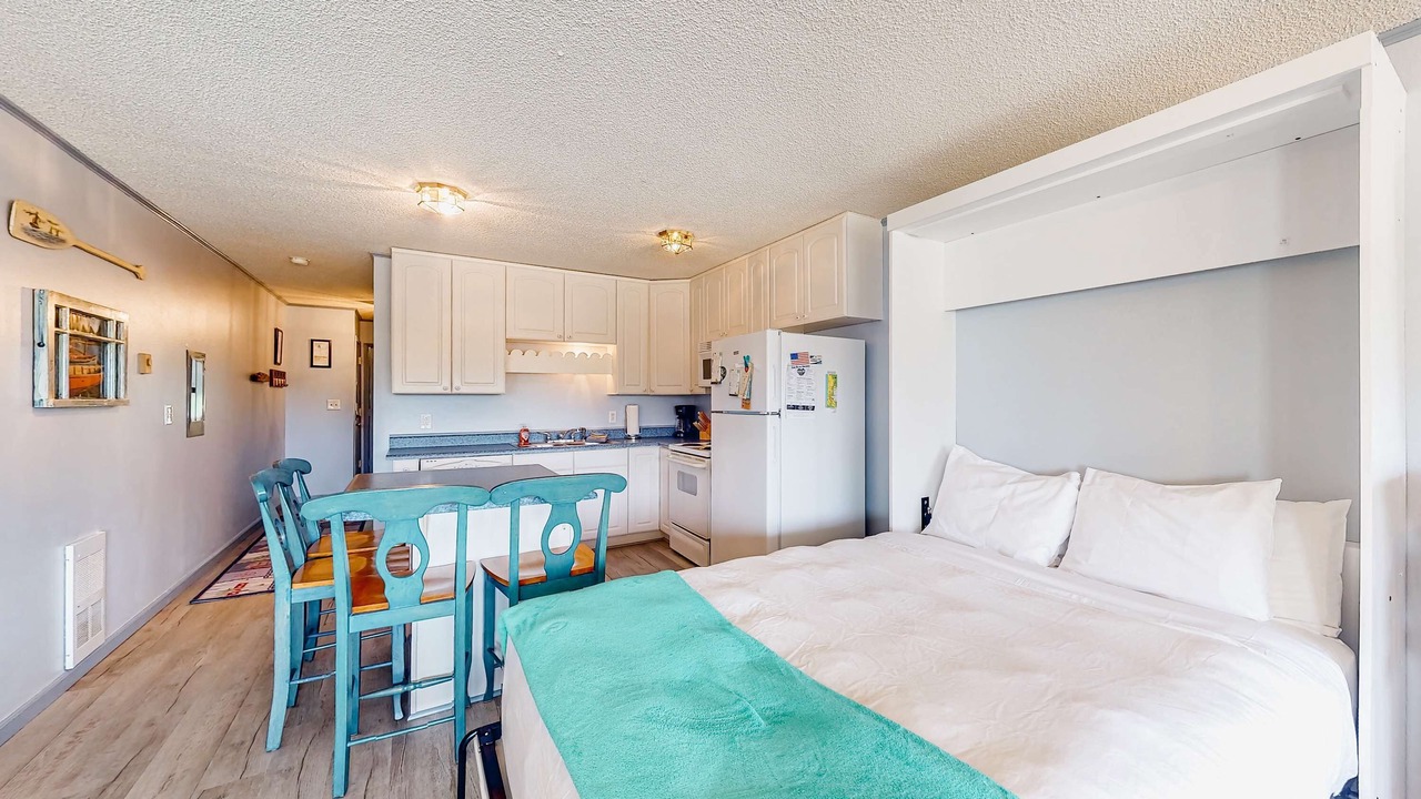 Photo of Bedroom in Neskowin