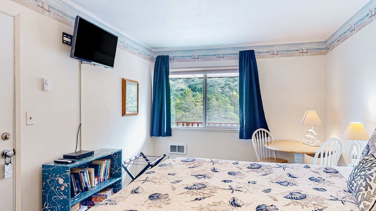 Photo of Bedroom in Neskowin