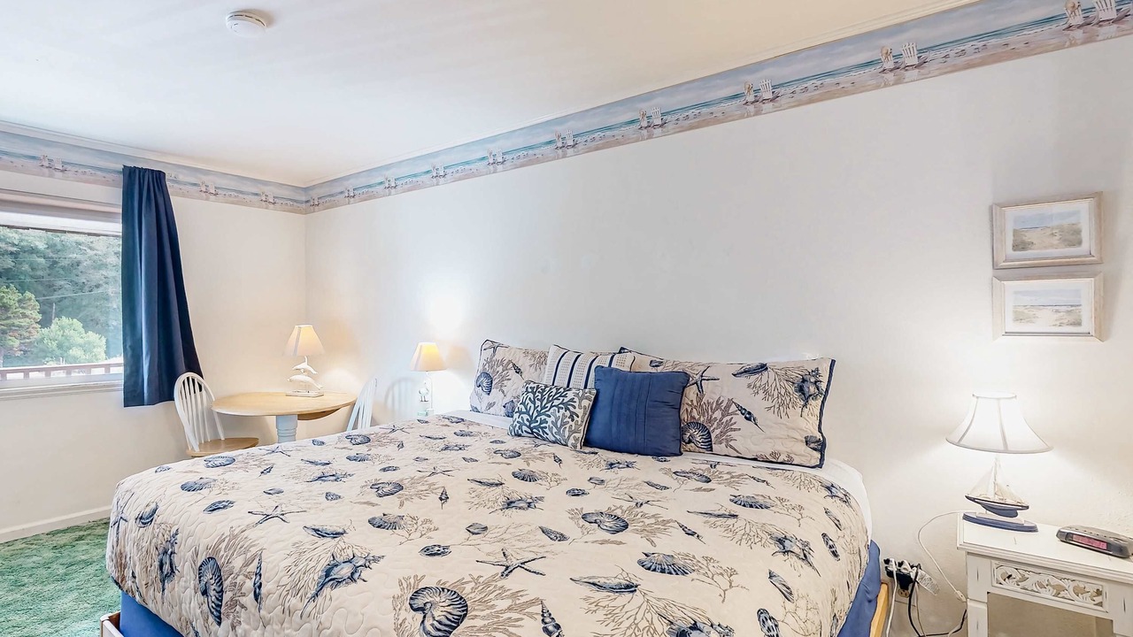 Photo of Bedroom in Neskowin