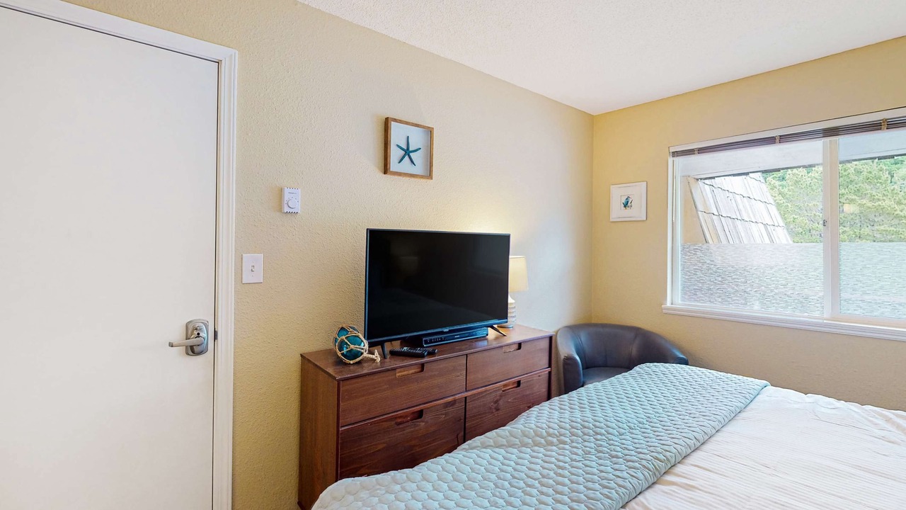 Photo of Bedroom in Neskowin