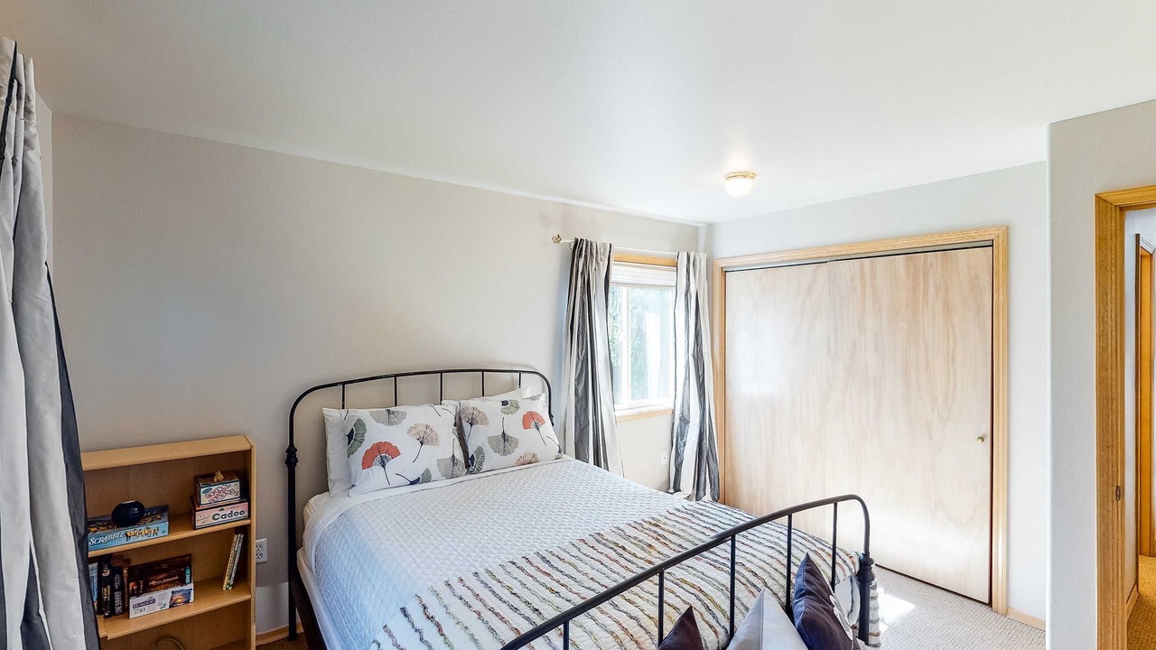 Photo of Bedroom in Kiwanda Shores