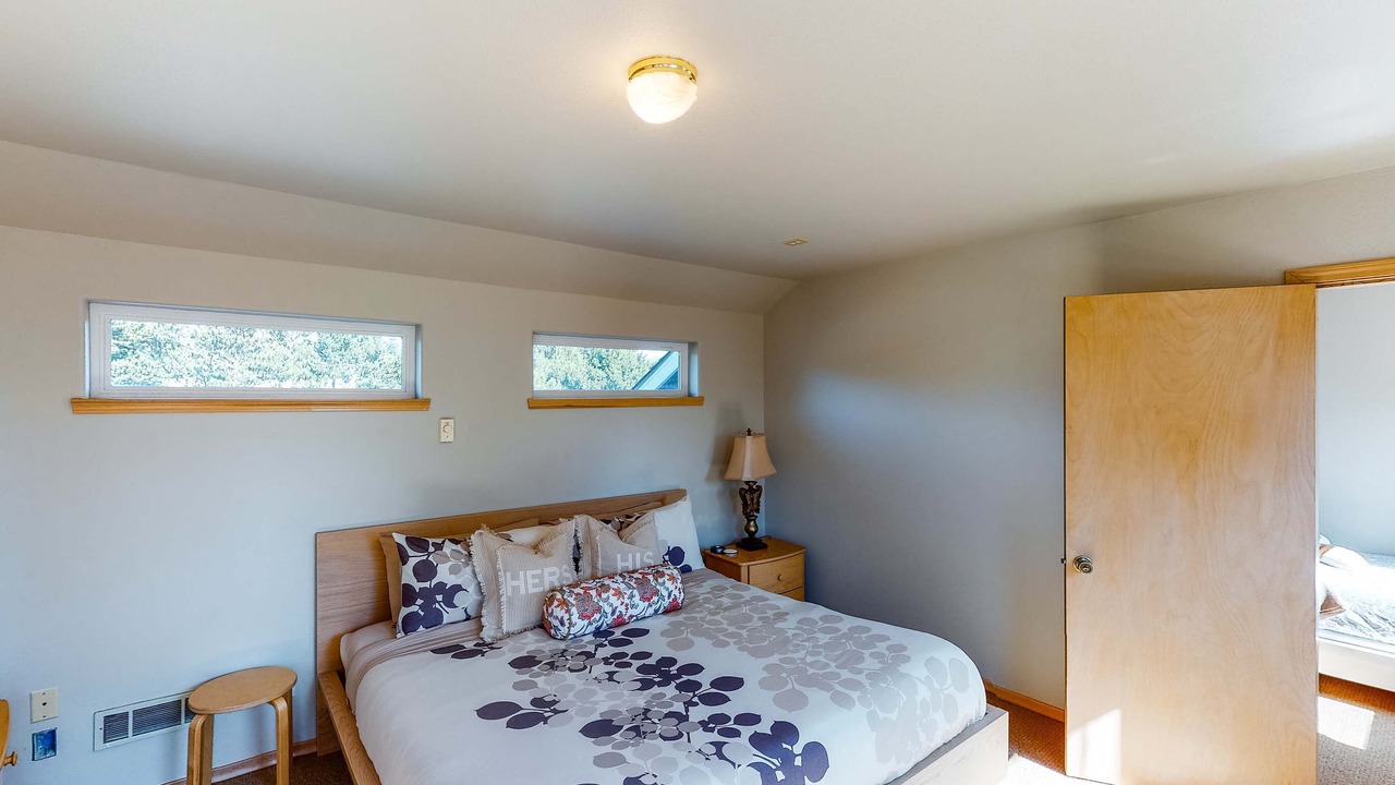 Photo of Bedroom in Kiwanda Shores