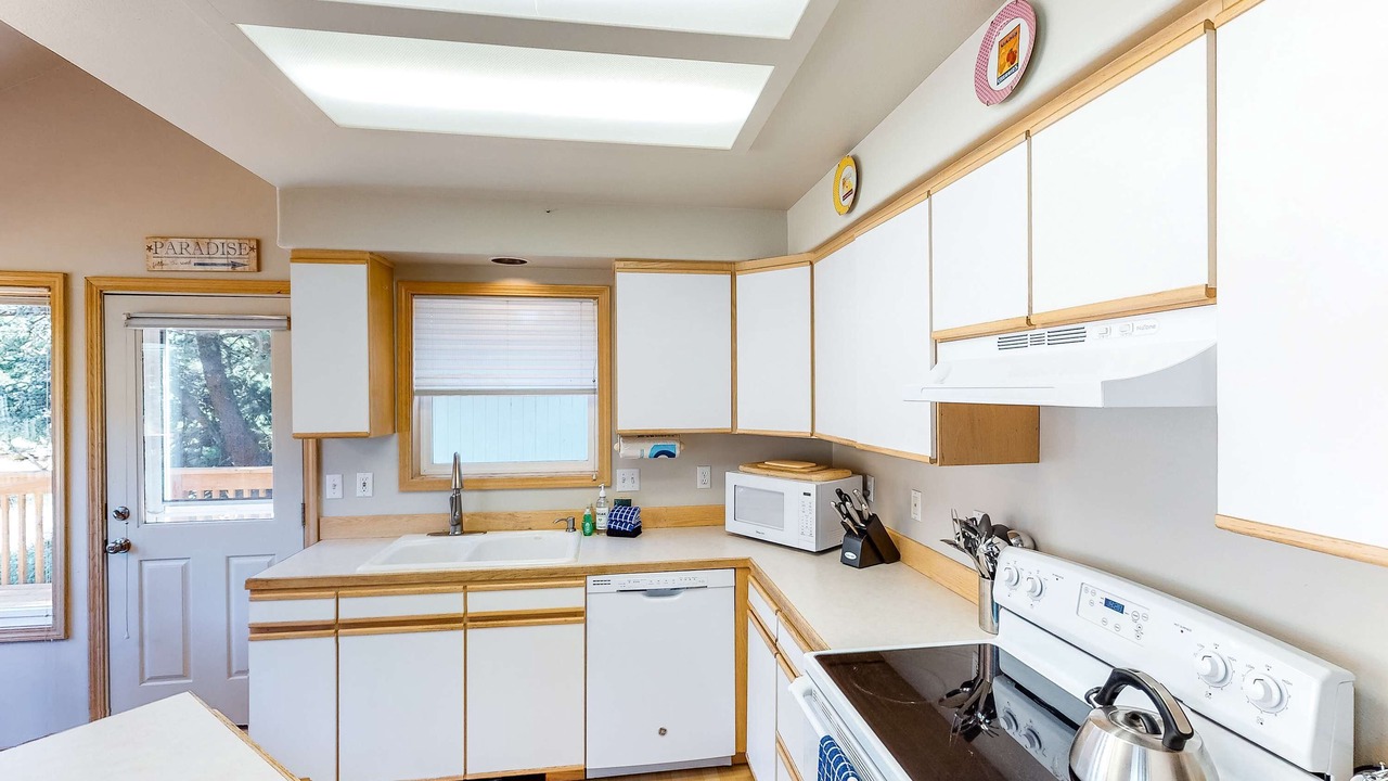Photo of Kitchen in Kiwanda Shores