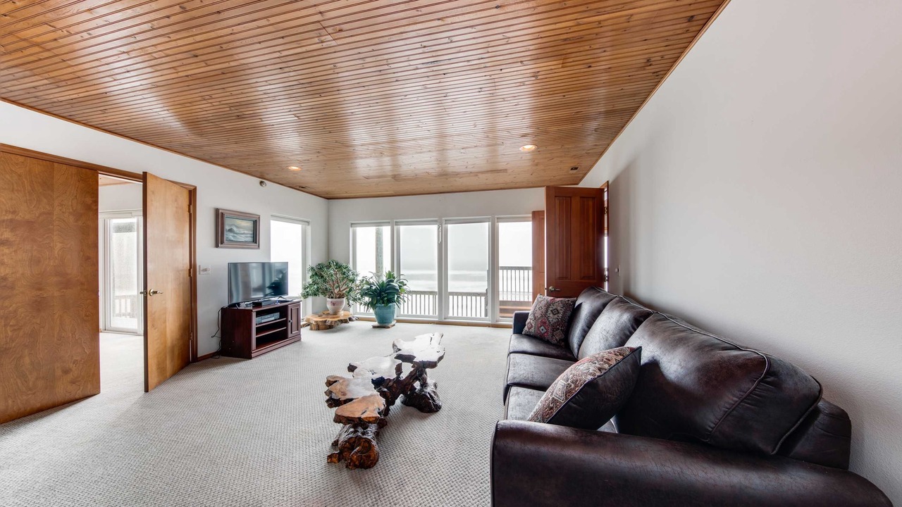 Photo of Livingroom in Cloverdale