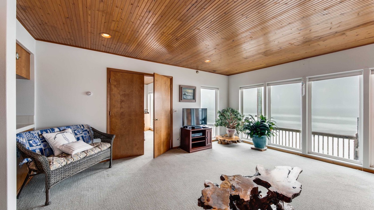 Photo of Livingroom in Cloverdale