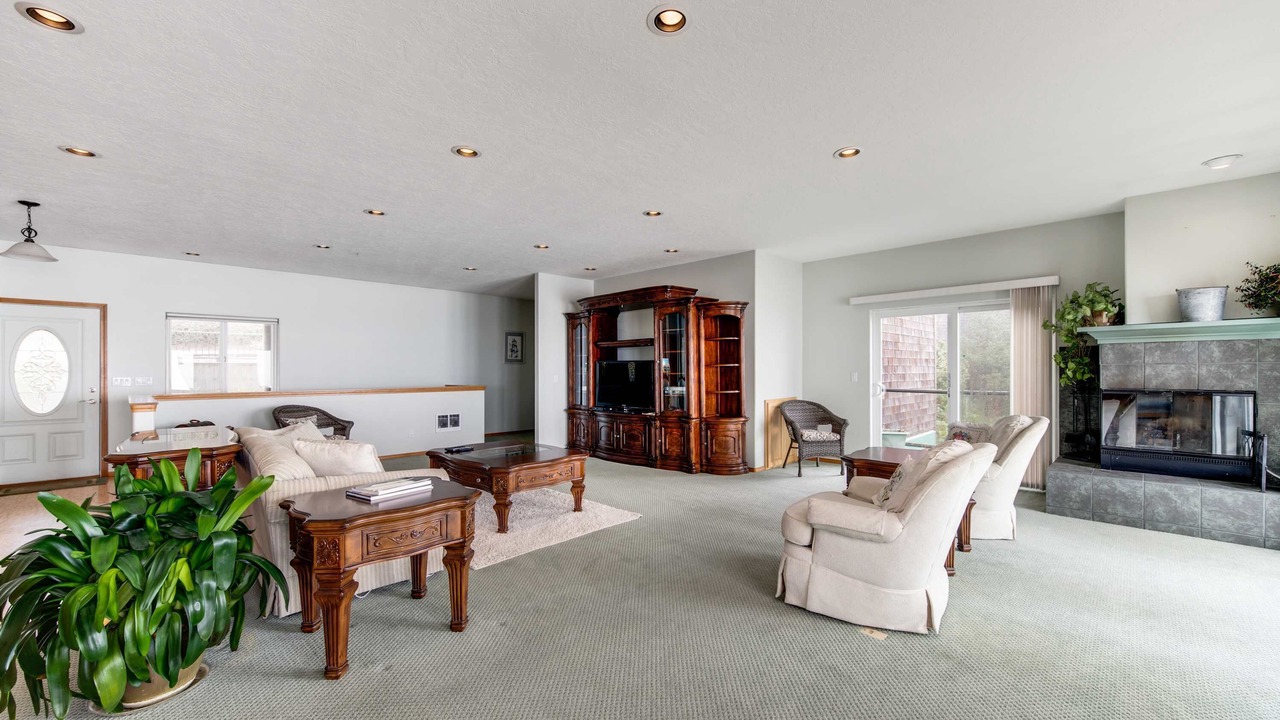 Photo of Livingroom in Cloverdale