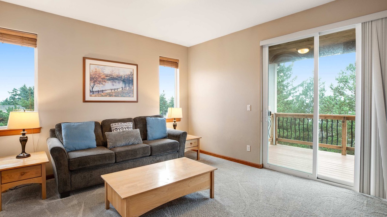Photo of Livingroom in Oceanside