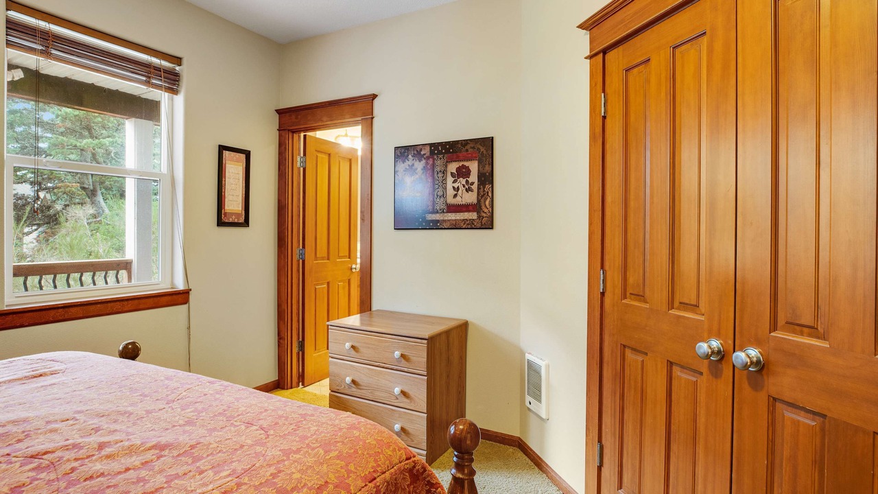 Photo of Bedroom in Oceanside