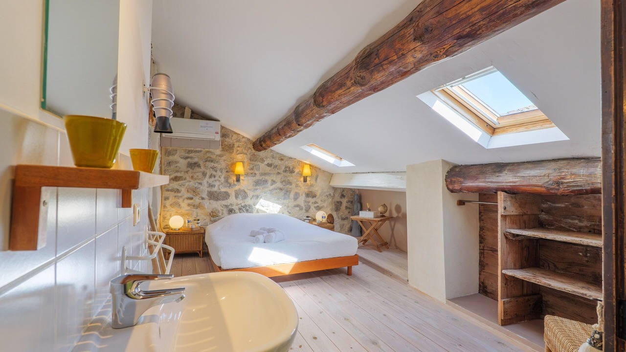 Photo of Bedroom in Saint Alban Auriolles
