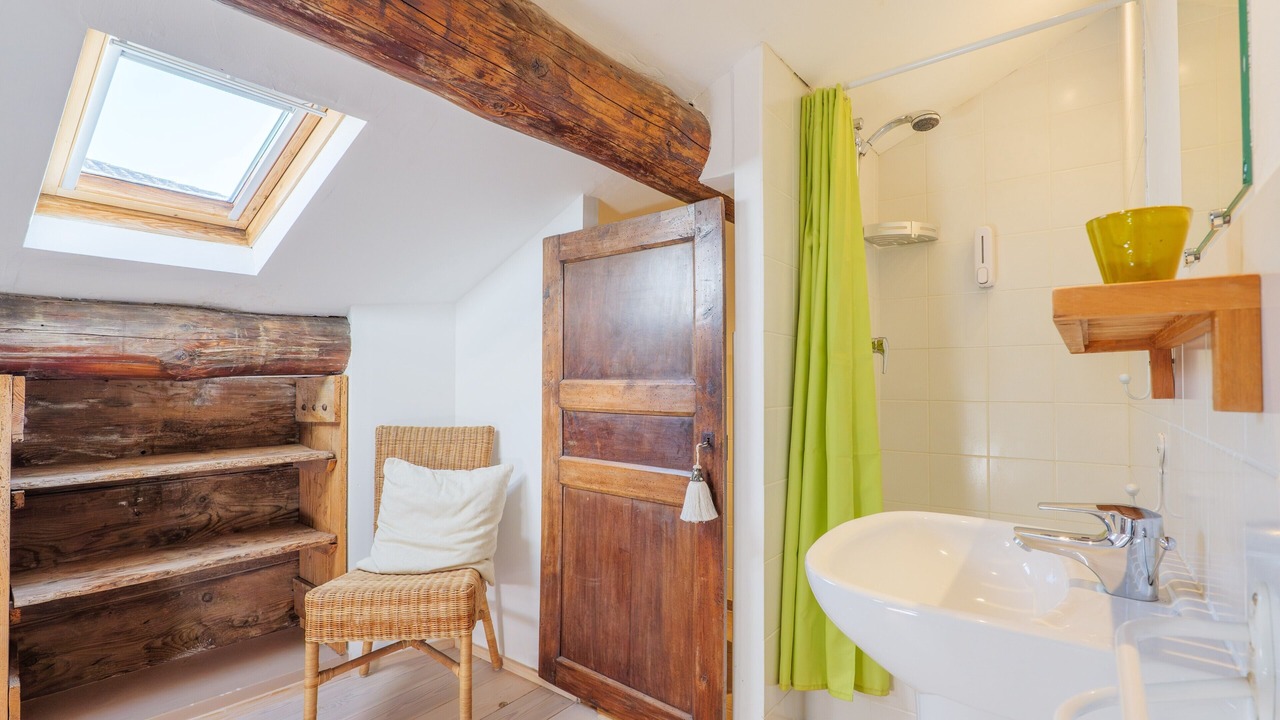 Photo of Bathroom in Saint Alban Auriolles