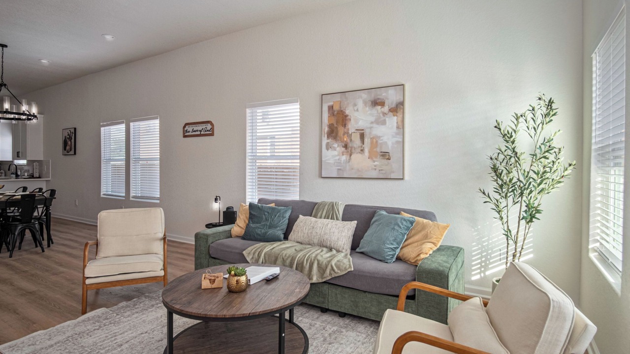 Photo of Livingroom in Near East Side