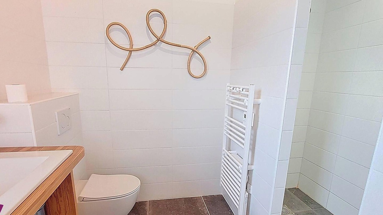 Photo of Bathroom in Messanges