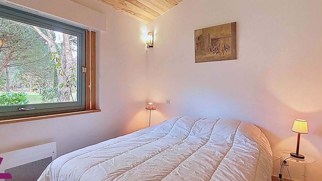 Photo of Bedroom in Messanges