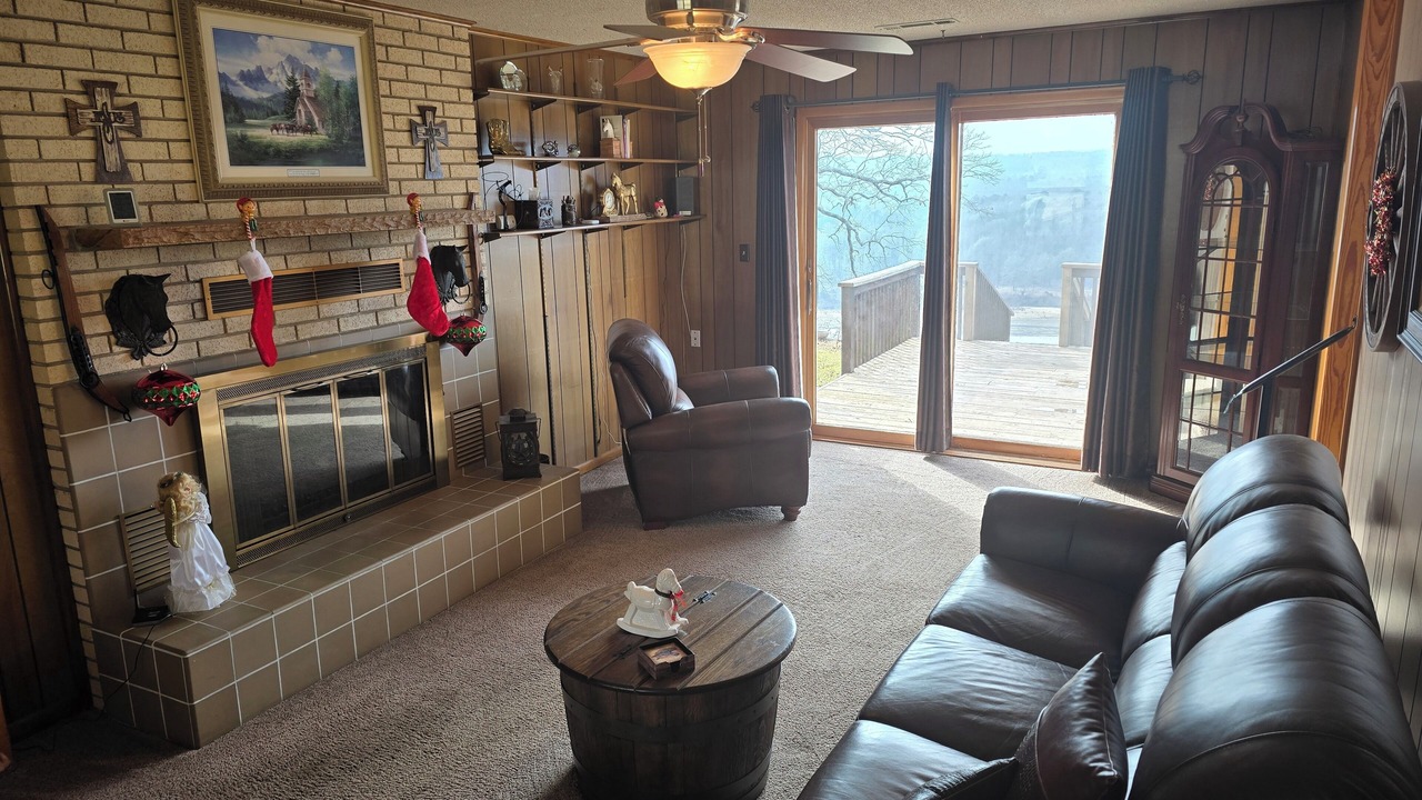 Photo of Livingroom in Shirley
