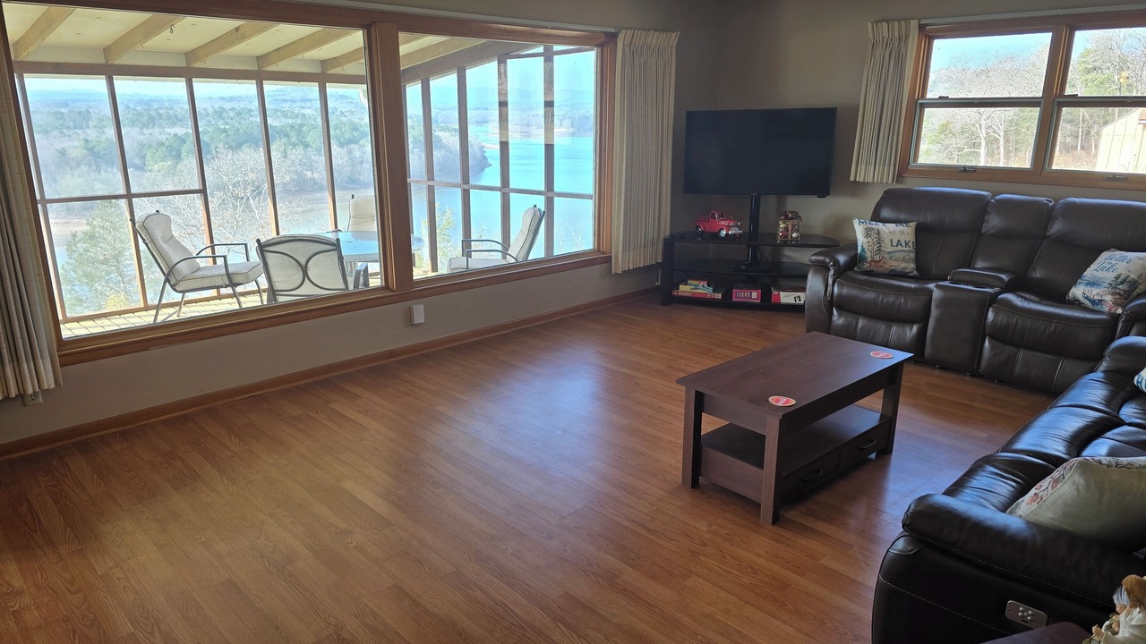 Photo of Livingroom in Shirley