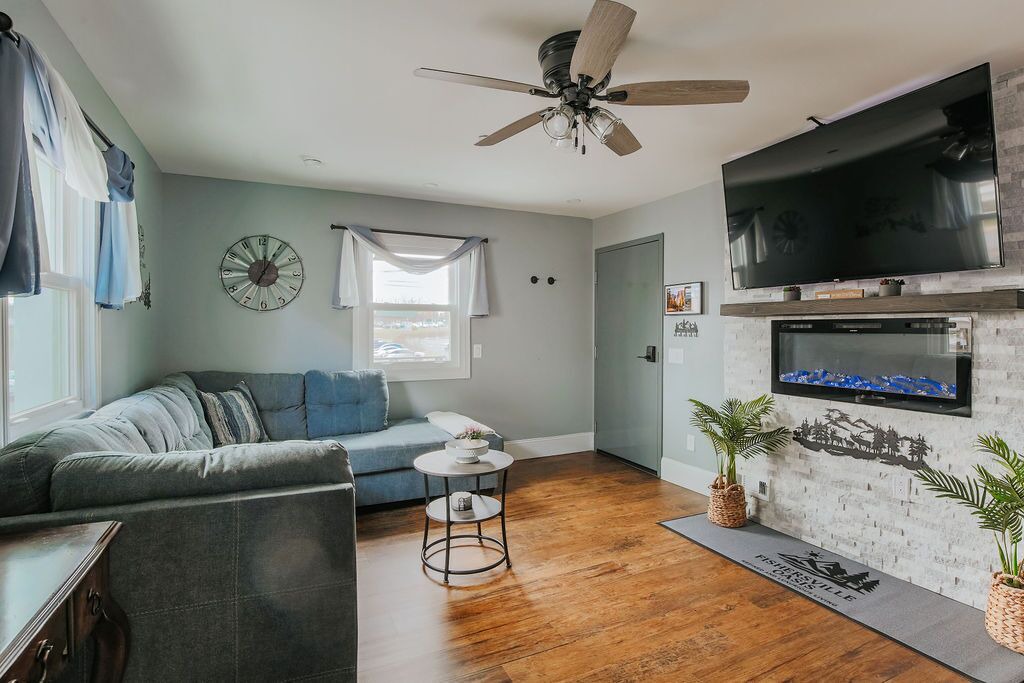 Photo of Livingroom in Fishersville