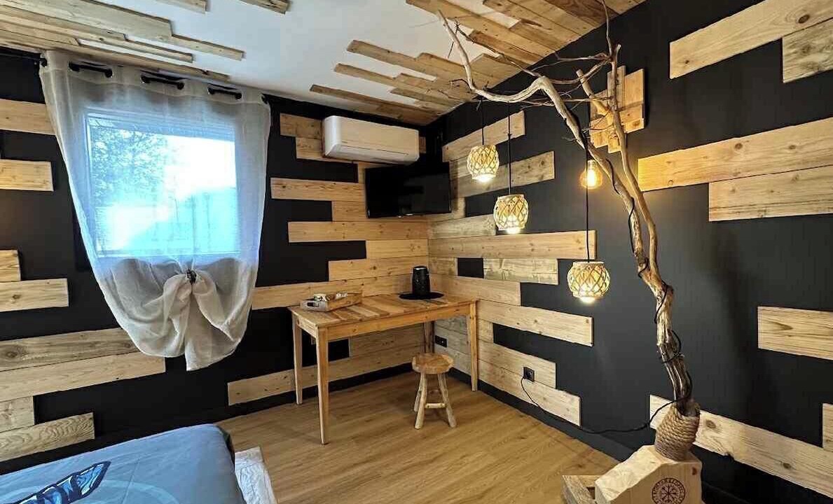 Photo of Bedroom in Forges-les-Eaux