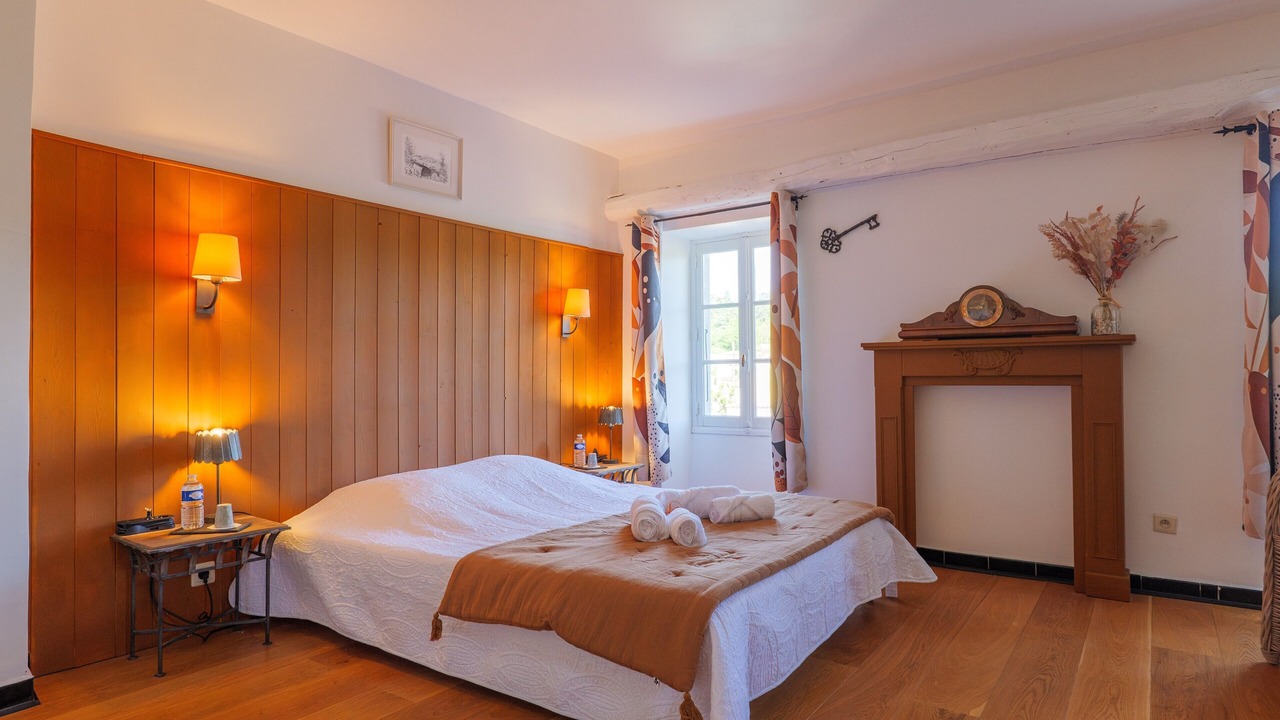 Photo of Bedroom in Saint Alban Auriolles