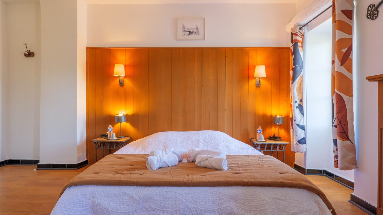 Photo of Bedroom in Saint Alban Auriolles