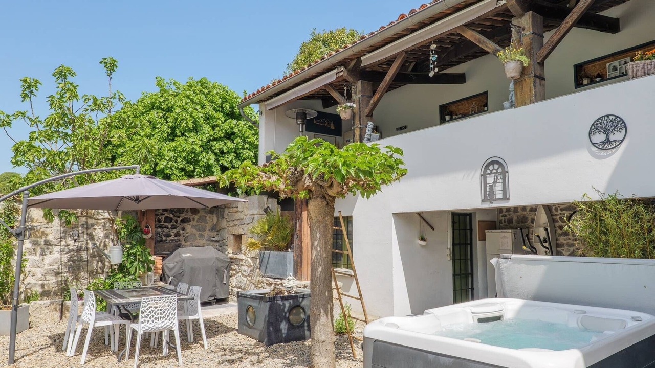 Photo of Outdoor in Saint Alban Auriolles