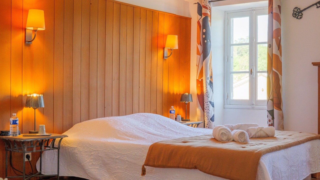 Photo of Bedroom in Saint Alban Auriolles