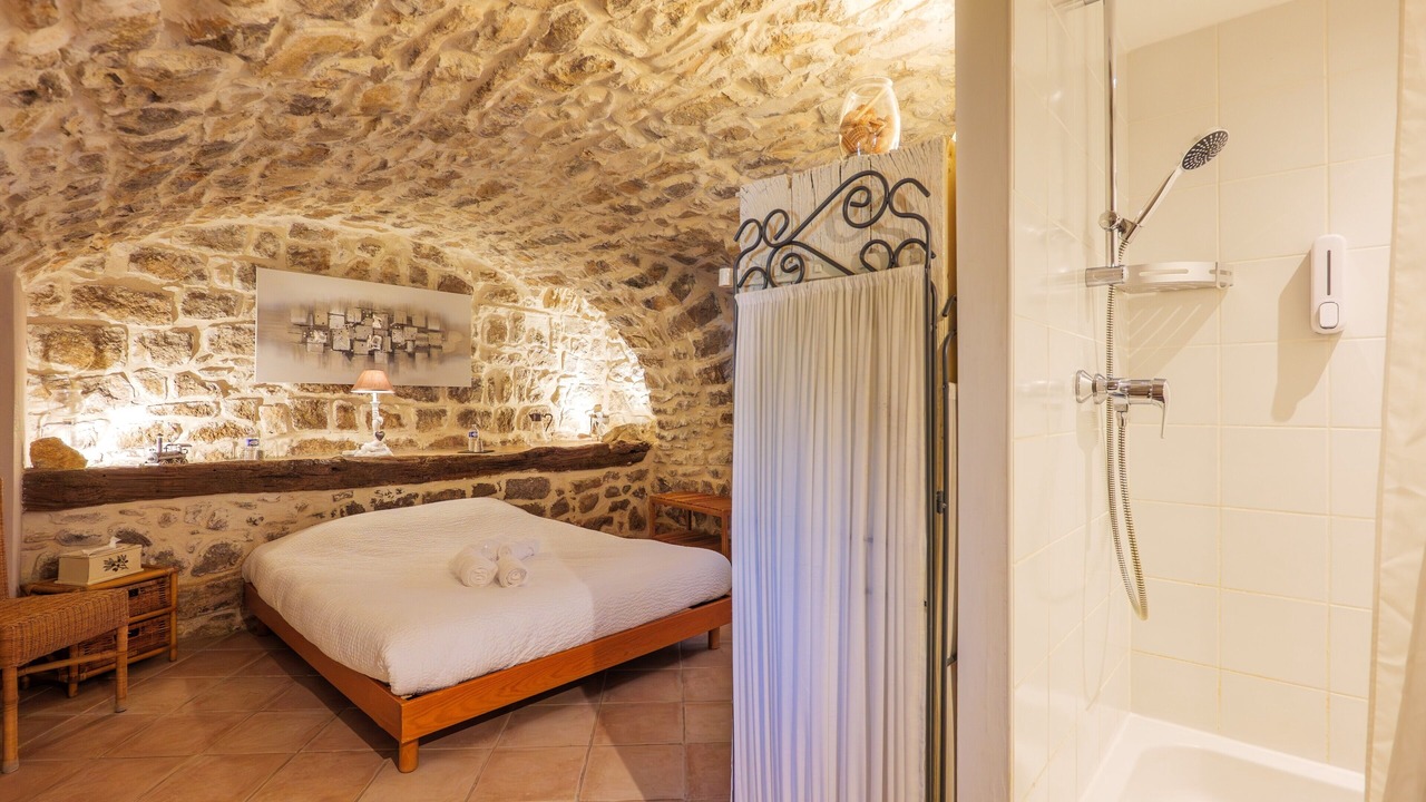Photo of Bedroom in Saint Alban Auriolles