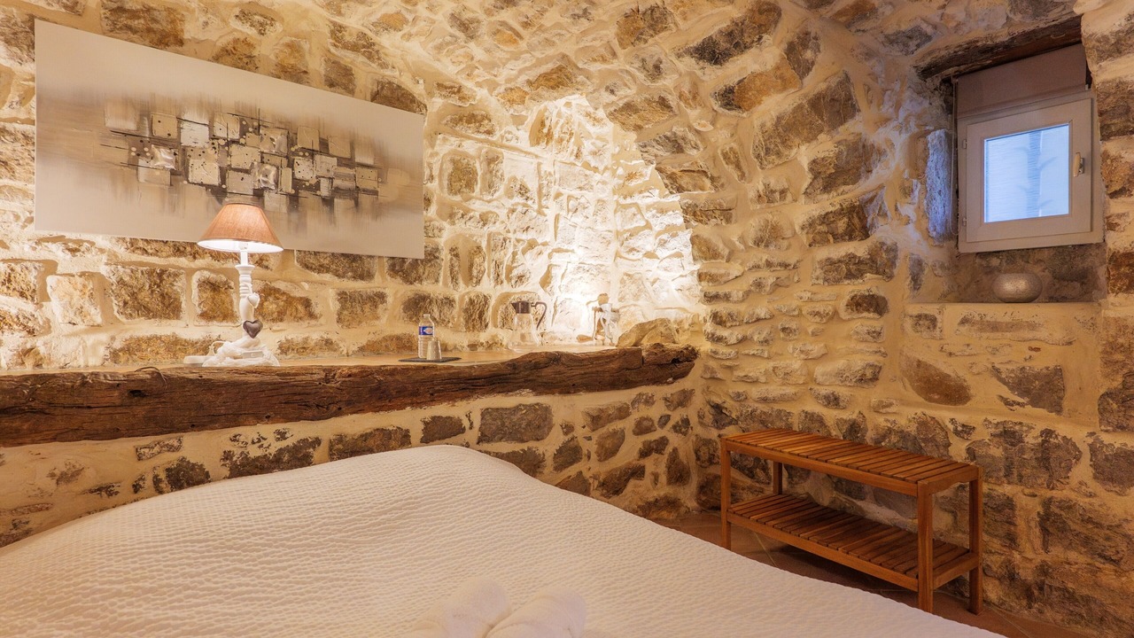 Photo of Bedroom in Saint Alban Auriolles