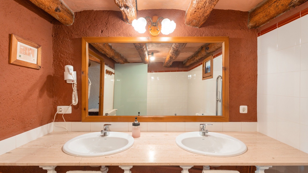 Photo of Bathroom in Lladurs